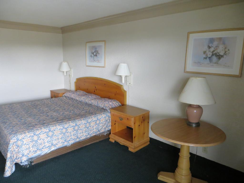 Budgetel Inn & Suites Macon Quarto foto