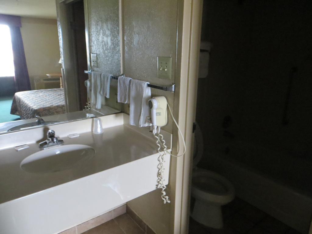 Budgetel Inn & Suites Macon Quarto foto